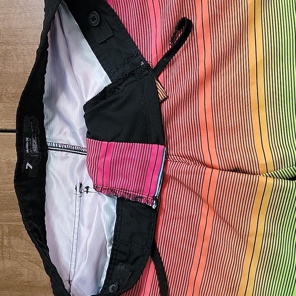 Boys Hurley Striped Board Shorts, Pink and Black, Size 7, EUC - Picture 7 of 7